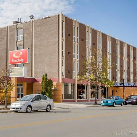 Wingate By Wyndham Sheboygan Hotel Bagian luar foto