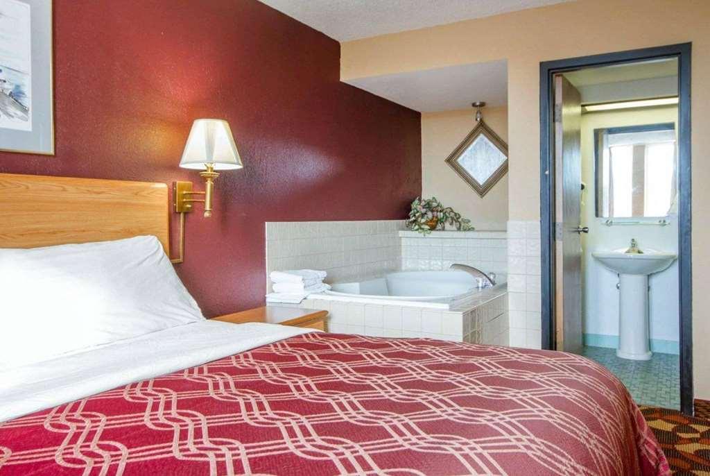 Wingate By Wyndham Sheboygan Hotel Fasilitas foto