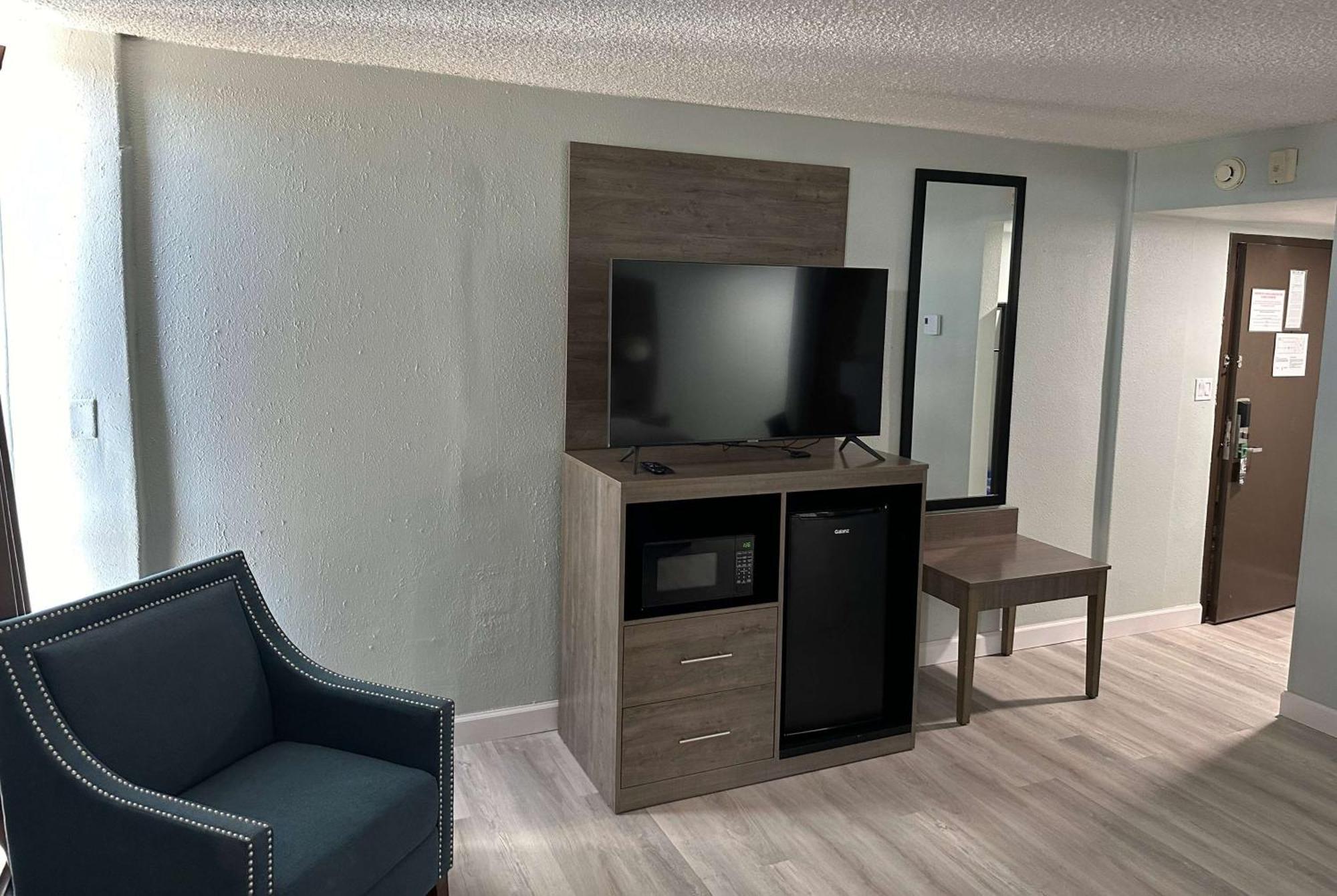 Wingate By Wyndham Sheboygan Hotel Bagian luar foto