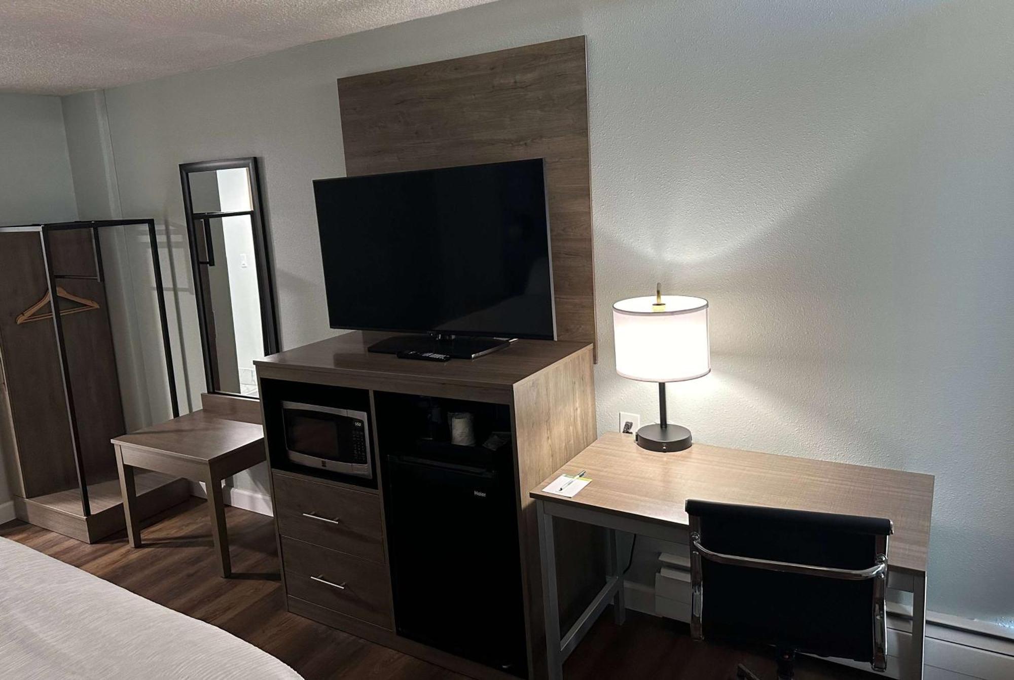 Wingate By Wyndham Sheboygan Hotel Bagian luar foto