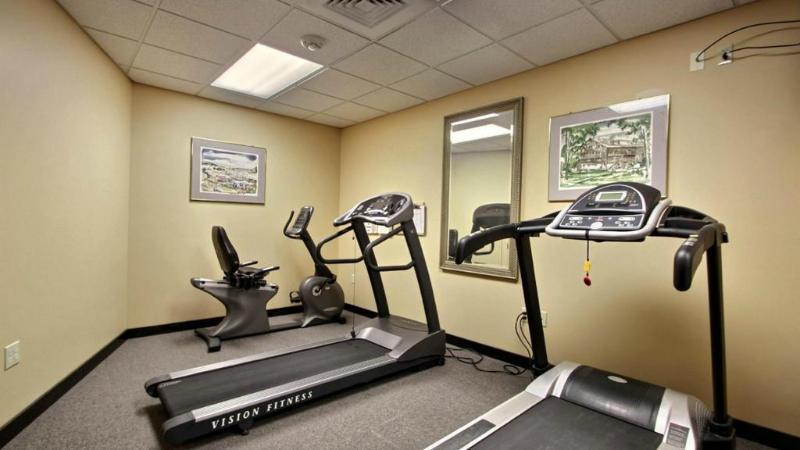 Wingate By Wyndham Sheboygan Hotel Bagian luar foto