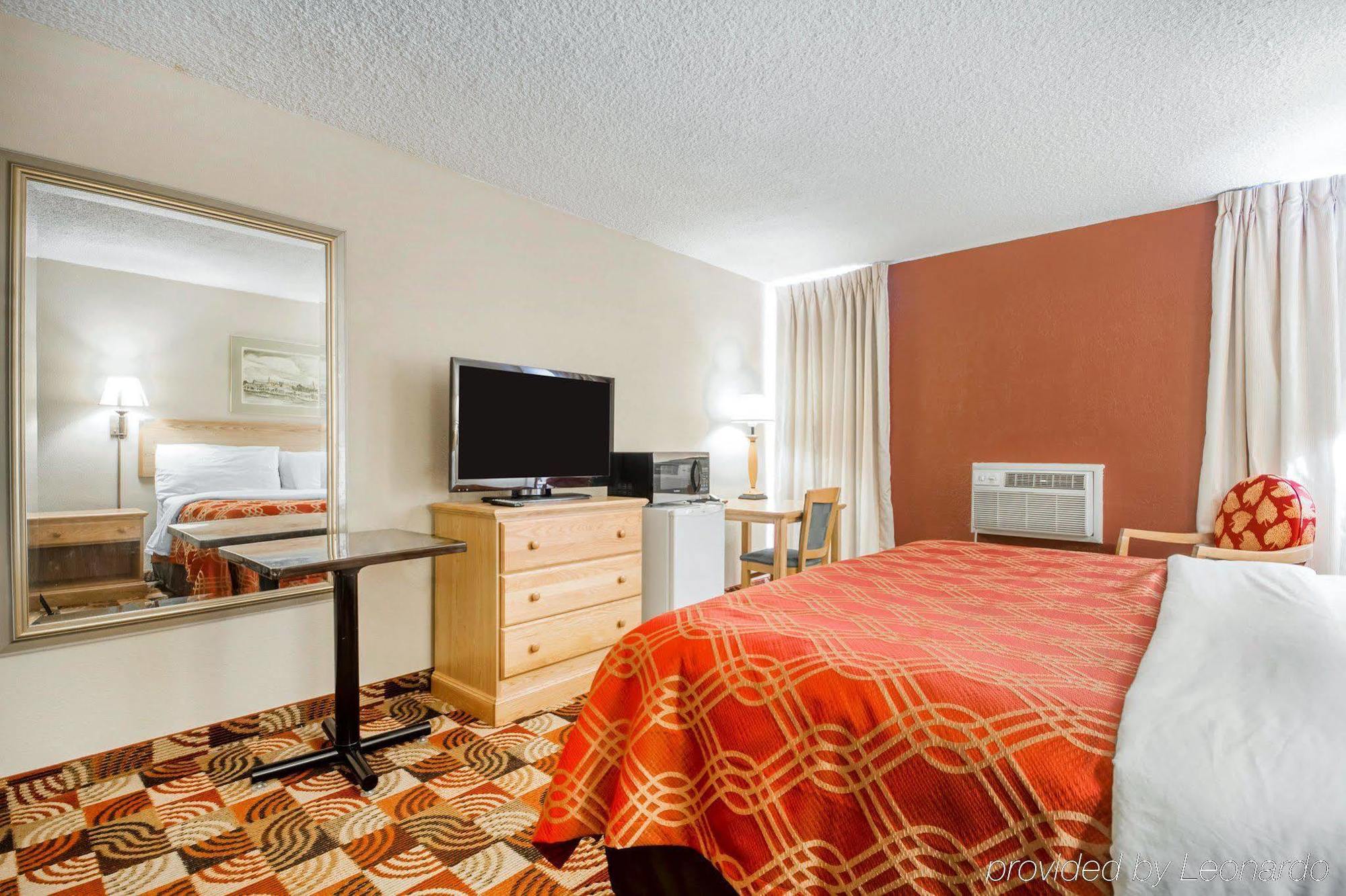 Wingate By Wyndham Sheboygan Hotel Bagian luar foto